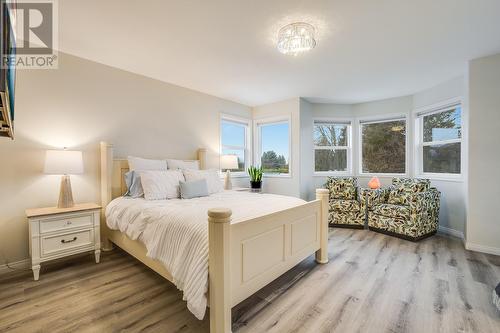 Primary Bedroom - 3556 Athalmer Road, Kelowna, BC - Indoor Photo Showing Bedroom