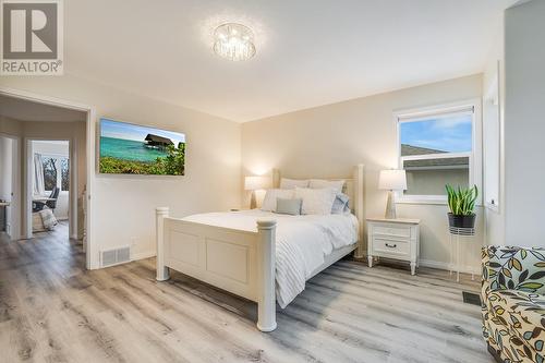 3556 Athalmer Road, Kelowna, BC - Indoor Photo Showing Bedroom