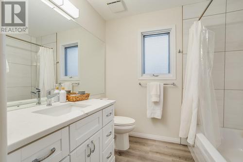 Upstairs Bathroom - 3556 Athalmer Road, Kelowna, BC - Indoor Photo Showing Bathroom