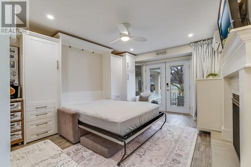 Sleek Murphy Bed - 3556 Athalmer Road, Kelowna, BC - Indoor