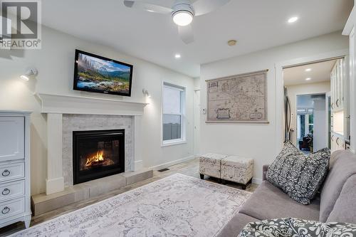 3556 Athalmer Road, Kelowna, BC - Indoor Photo Showing Living Room With Fireplace