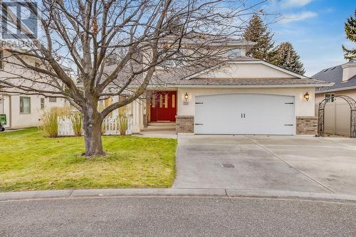 3556 Athalmer Road, Kelowna, BC - Outdoor With Facade