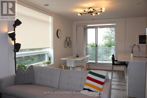 308 - 479 Charlton Avenue E, Hamilton, ON - Indoor Photo Showing Living Room