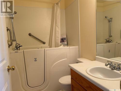 203 806 100A Street, Tisdale, SK - Indoor Photo Showing Bathroom