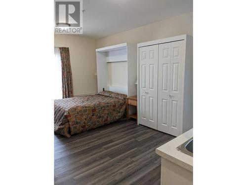 Apartment - 6203 Willow Avenue, Summerland, BC 