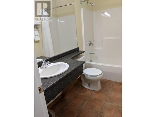 Apartment - 6203 Willow Avenue, Summerland, BC 