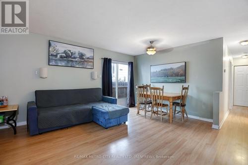 71 Stable Way, Ottawa, ON - Indoor Photo Showing Living Room