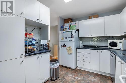 71 Stable Way, Ottawa, ON - Indoor Photo Showing Kitchen