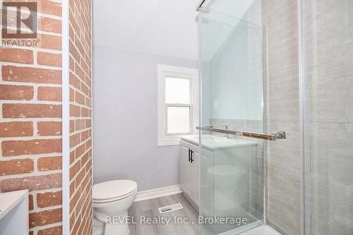 43 Cosby Avenue, St. Catharines (445 - Facer), ON - Indoor Photo Showing Bathroom