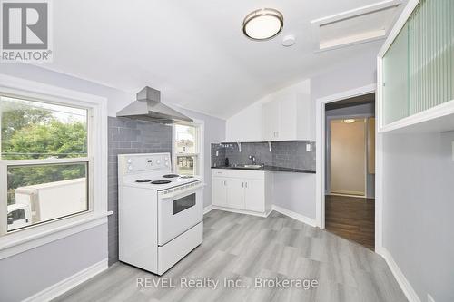 43 Cosby Avenue, St. Catharines (445 - Facer), ON - Indoor Photo Showing Kitchen