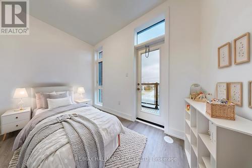 11 - 12868 Yonge Street, Richmond Hill, ON - Indoor Photo Showing Bedroom