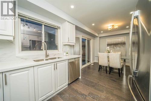 40 Trumpet Valley Boulevard, Brampton, ON - Indoor Photo Showing Kitchen With Double Sink With Upgraded Kitchen