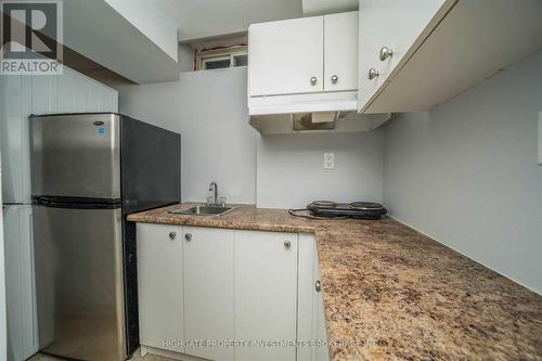 40 Trumpet Valley Boulevard, Brampton, ON - Indoor Photo Showing Kitchen