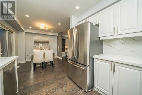 40 Trumpet Valley Boulevard, Brampton, ON - Indoor Photo Showing Kitchen