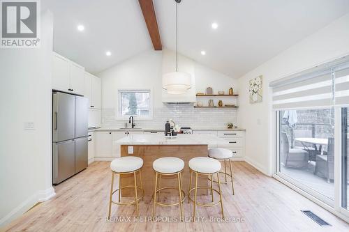 40 Northfield Road, Toronto, ON - Indoor Photo Showing Kitchen With Upgraded Kitchen