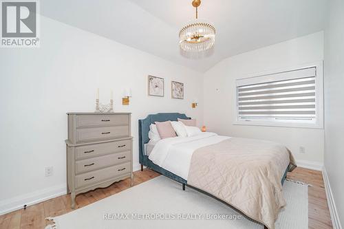 40 Northfield Road, Toronto, ON - Indoor Photo Showing Bedroom