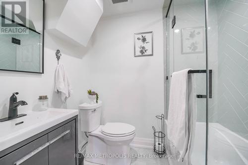 40 Northfield Road, Toronto, ON - Indoor Photo Showing Bathroom