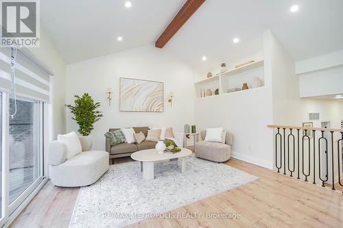 40 Northfield Road, Toronto, ON - Indoor Photo Showing Living Room