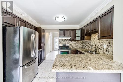 2115 Eighth Line, Oakville, ON - Indoor Photo Showing Kitchen With Double Sink With Upgraded Kitchen