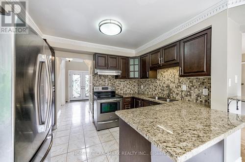 2115 Eighth Line, Oakville, ON - Indoor Photo Showing Kitchen With Double Sink With Upgraded Kitchen