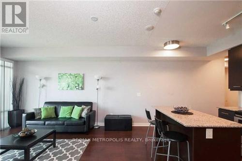 1509 - 365 Prince Of Wales Drive, Mississauga, ON - Indoor Photo Showing Living Room