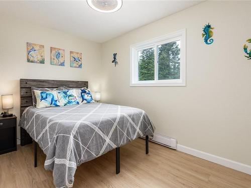 11-5730 Coral Rd, Courtenay, BC - Indoor Photo Showing Bedroom