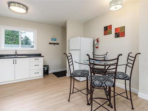 11-5730 Coral Rd, Courtenay, BC - Indoor