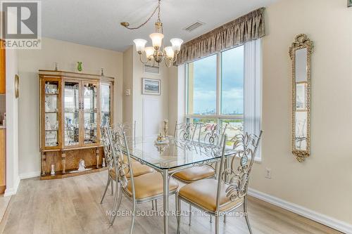 Ph19 - 51 Baffin Court, Richmond Hill, ON - Indoor Photo Showing Dining Room