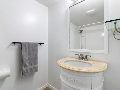 119-3225 Eldon Pl, Saanich, BC - Indoor Photo Showing Bathroom