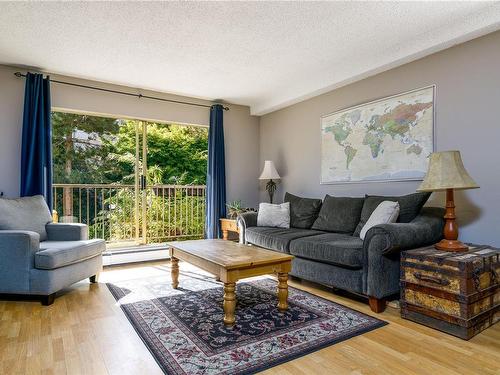 119-3225 Eldon Pl, Saanich, BC - Indoor Photo Showing Living Room