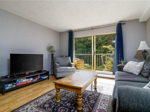 119-3225 Eldon Pl, Saanich, BC - Indoor Photo Showing Living Room