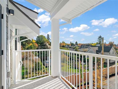 302 C-1224 Richardson St, Victoria, BC - Outdoor With Exterior