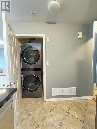 6 - 580 Shoreline Drive, Mississauga, ON - Indoor Photo Showing Laundry Room