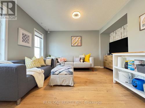 6 - 580 Shoreline Drive, Mississauga, ON - Indoor Photo Showing Living Room