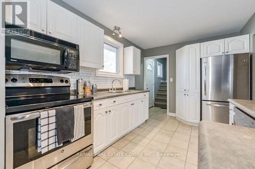 24 Madison Avenue, Orangeville, ON - Indoor Photo Showing Kitchen With Stainless Steel Kitchen