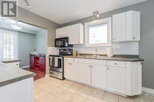 24 Madison Avenue, Orangeville, ON - Indoor Photo Showing Kitchen With Double Sink