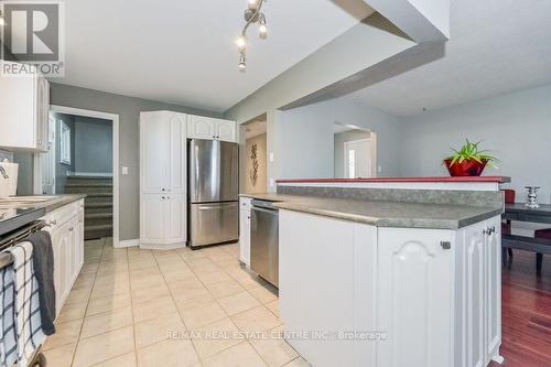 24 Madison Avenue, Orangeville, ON - Indoor Photo Showing Kitchen