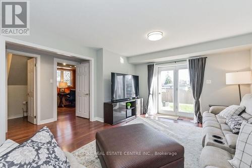 24 Madison Avenue, Orangeville, ON - Indoor Photo Showing Living Room