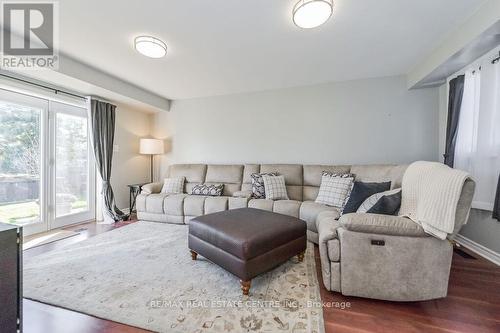 24 Madison Avenue, Orangeville, ON - Indoor Photo Showing Living Room