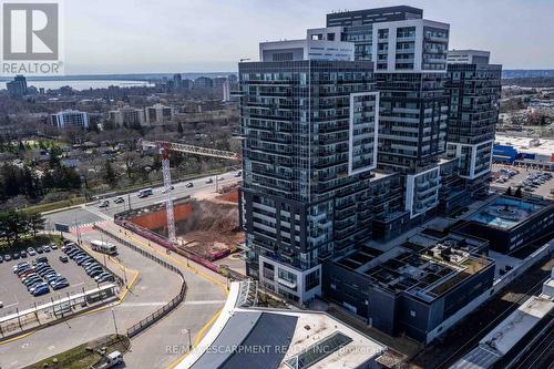 1702 - 2093 Fairview Street, Burlington, ON - Outdoor With View