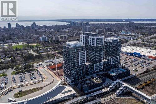 1702 - 2093 Fairview Street, Burlington, ON - Outdoor With View