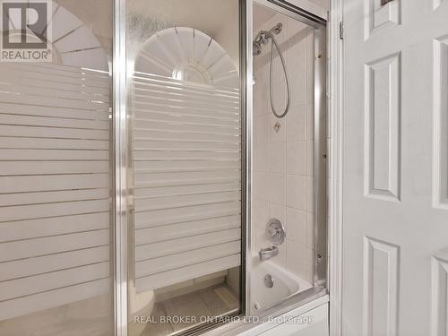 2602 Hemus Square, Mississauga, ON - Indoor Photo Showing Bathroom