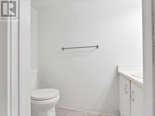 2602 Hemus Square, Mississauga, ON - Indoor Photo Showing Bathroom