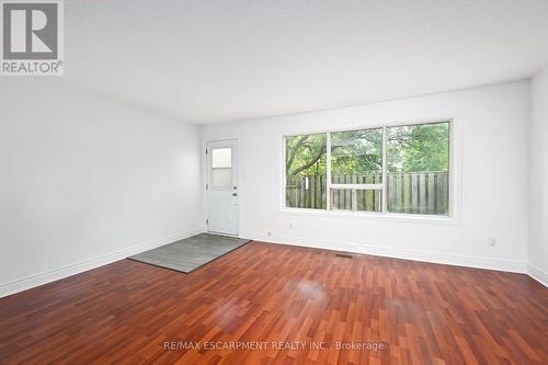 250 San Francisco Avenue, Hamilton, ON - Indoor Photo Showing Other Room