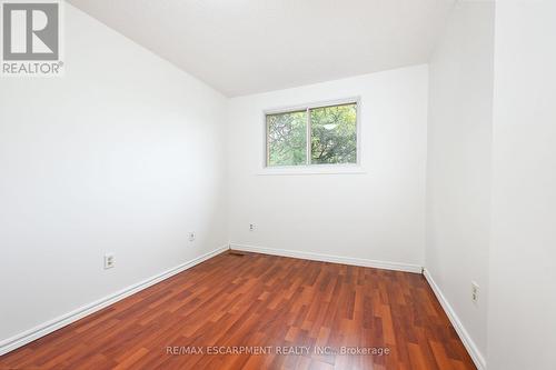 250 San Francisco Avenue, Hamilton, ON - Indoor Photo Showing Other Room