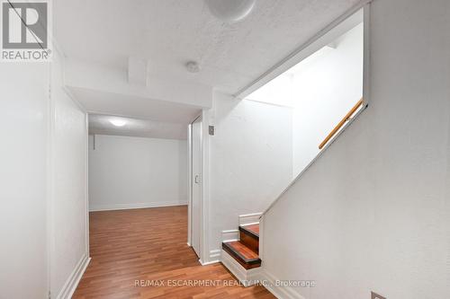 250 San Francisco Avenue, Hamilton, ON - Indoor Photo Showing Other Room