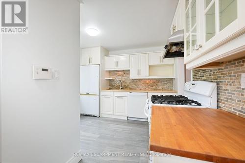 250 San Francisco Avenue, Hamilton, ON - Indoor Photo Showing Kitchen