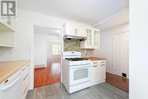 250 San Francisco Avenue, Hamilton, ON - Indoor Photo Showing Kitchen