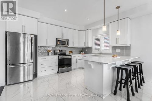 3995 Highland Park Drive, Lincoln, ON - Indoor Photo Showing Kitchen With Stainless Steel Kitchen With Upgraded Kitchen