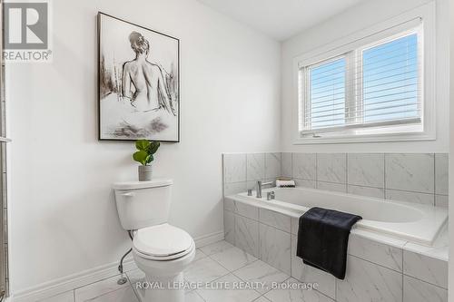 3995 Highland Park Drive, Lincoln, ON - Indoor Photo Showing Bathroom